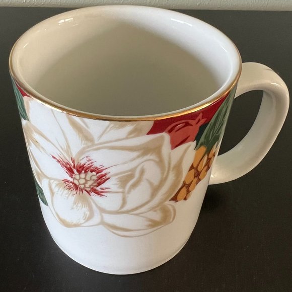 Set of 3 FAIRFIELD Magnolia Blossoms and Pine Cones Fine China Mugs - Picture 3 of 10